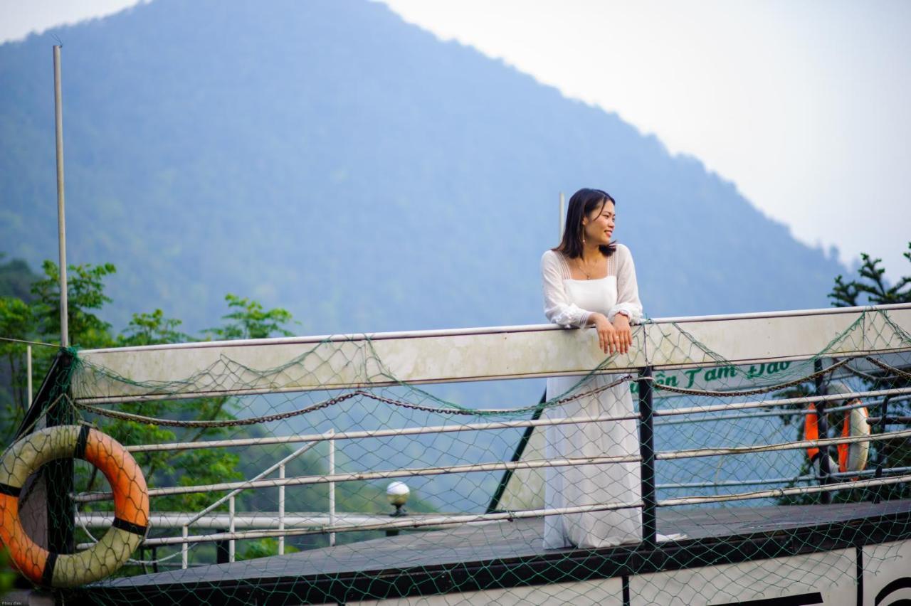Du Thuyen Tam Dao Hotel Ханой Екстериор снимка