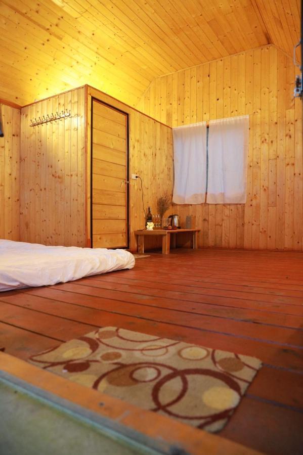 Du Thuyen Tam Dao Hotel Ханой Екстериор снимка