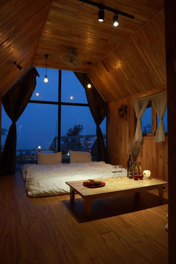 Du Thuyen Tam Dao Hotel Ханой Екстериор снимка